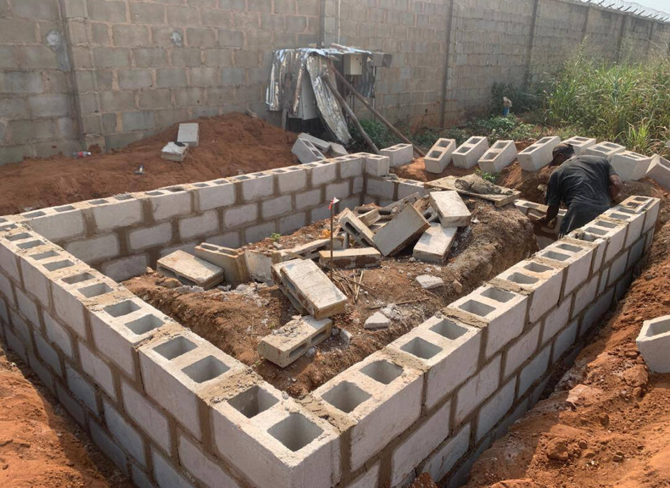 Cloakroom Building, Foundation level of Cloakroom