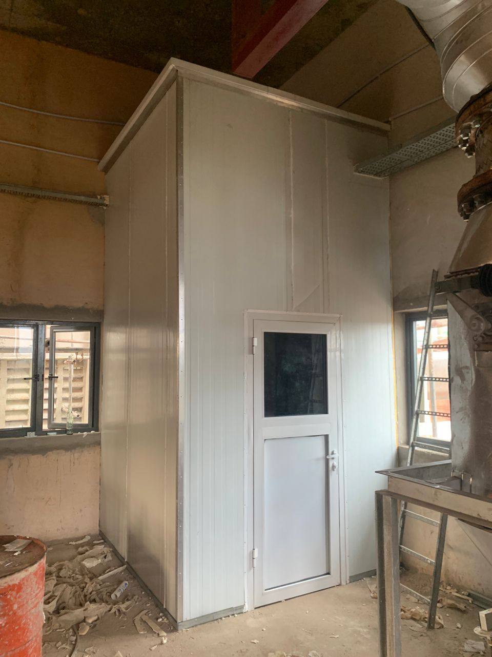 Construction of Panel Room with Sandwich Panel